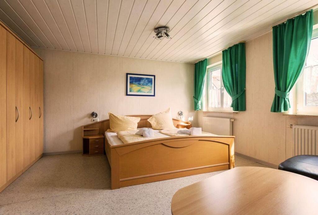 Pension Goldene Mitte Groß-Zimmern Buitenkant foto